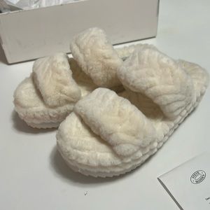 Steve Madden fuzzy sandals